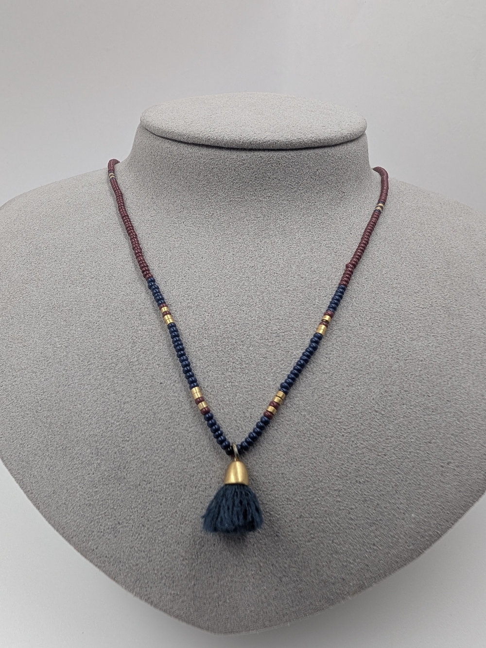 Madewell Burgundy & Navy Seed Bead Tassel Pendant Necklace Gold Tone BB25